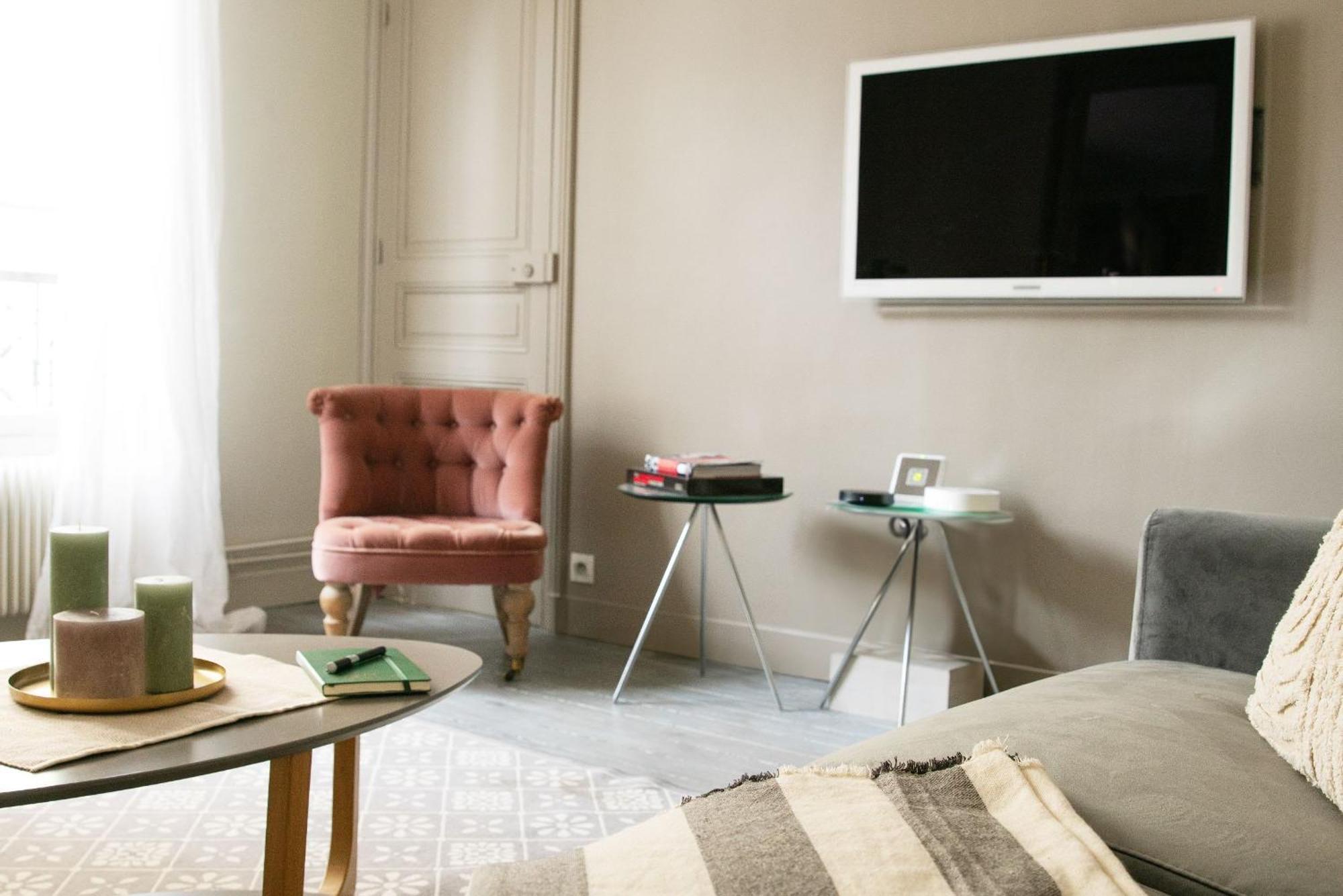 Eiffel Tower & Les Invalides - 1Br - Cityapartmentstay Paris Exterior photo